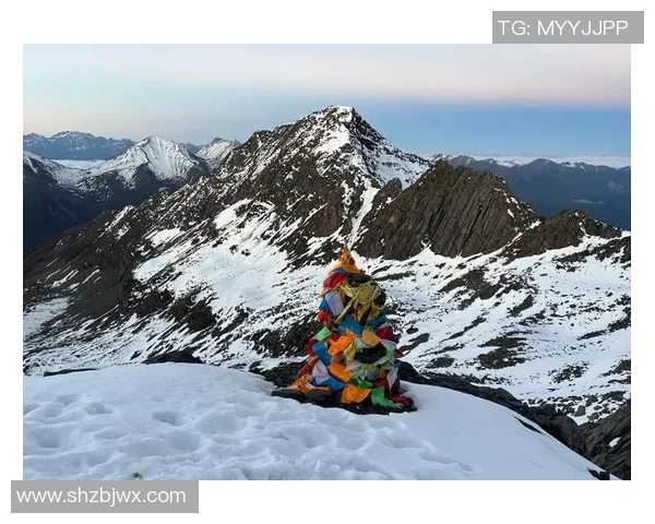 在高峰之上与自我对话：陈秀英的攀岩人生探索与心路历程